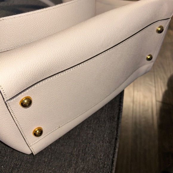 BURBERRY BUCKLE TOTE - Picture 4 of 8